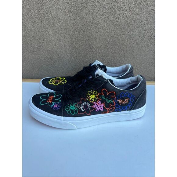Vans Embroidered Black Cultivate Care Garden Old Skool Sneaker Womens Size 9 - Picture 3 of 8